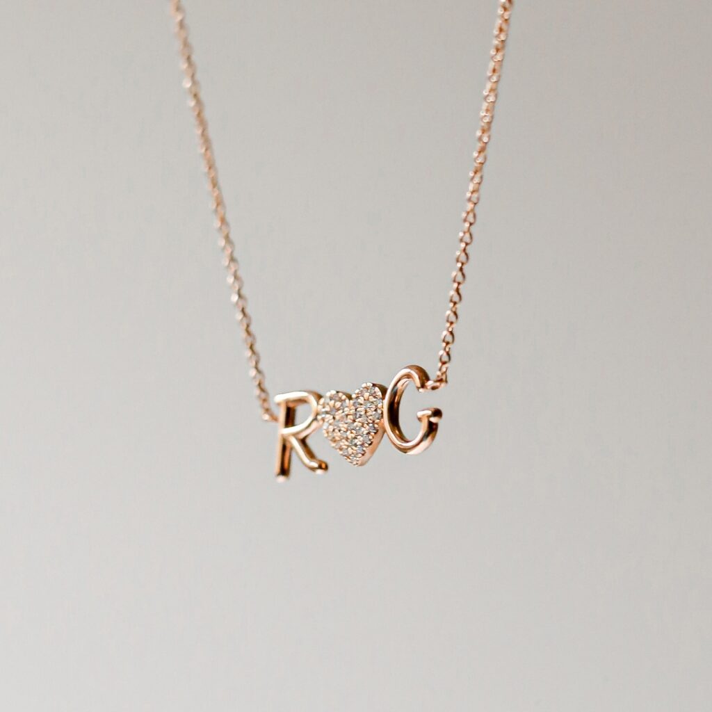 tendances bijoux personnalisés, bijou sur mesure, mode bijou, bijou 2025, thea jewelry